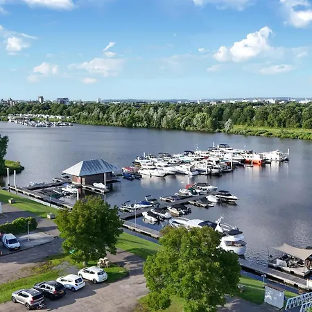 보트호텔 House Boat Athene 4*