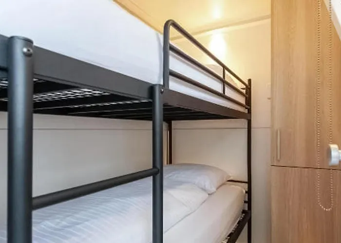 House Boat Athene Botel 4*