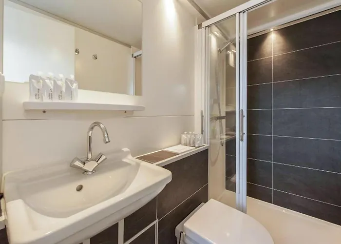 Botel House Boat Athene 4*