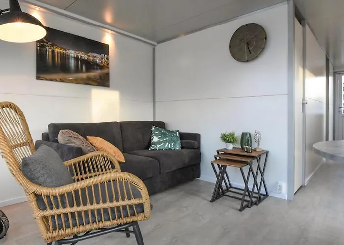 House Boat Athene 4* Maastricht