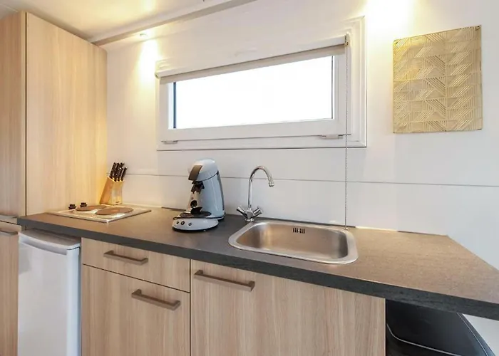 Botel House Boat Athene