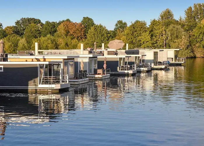 Botel House Boat Athene