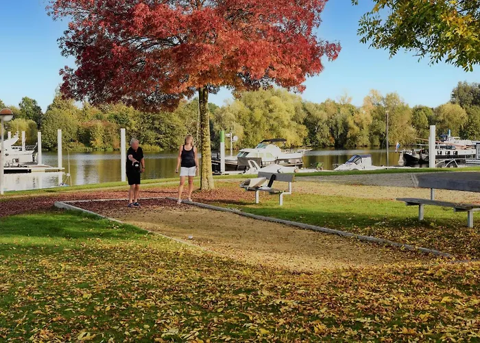 House Boat Athene 4* Maastricht