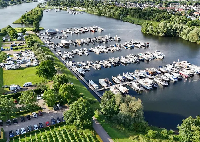 Botel House Boat Athene