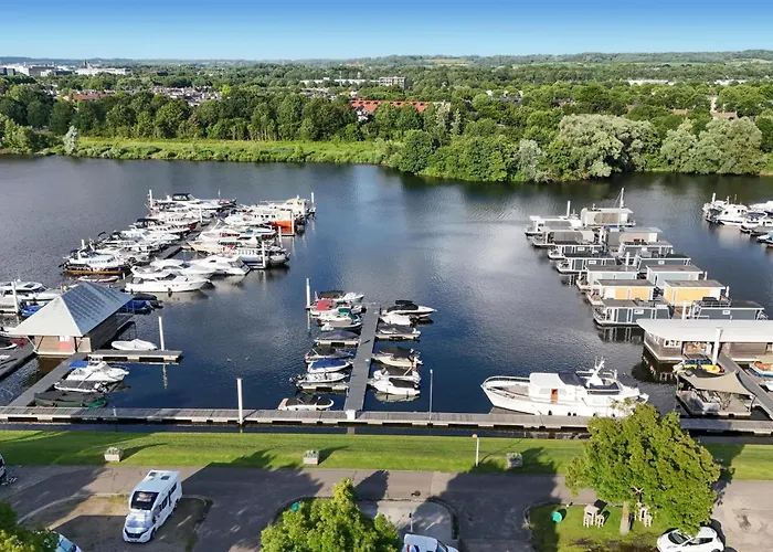 House Boat Athene 4*