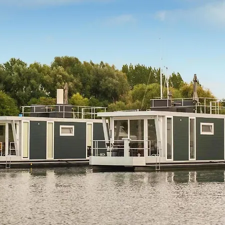 House Boat Athene 4* Maastricht