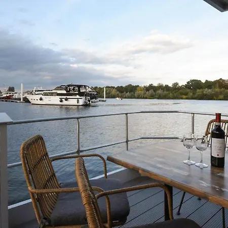 House Boat Athene Ботель 4*